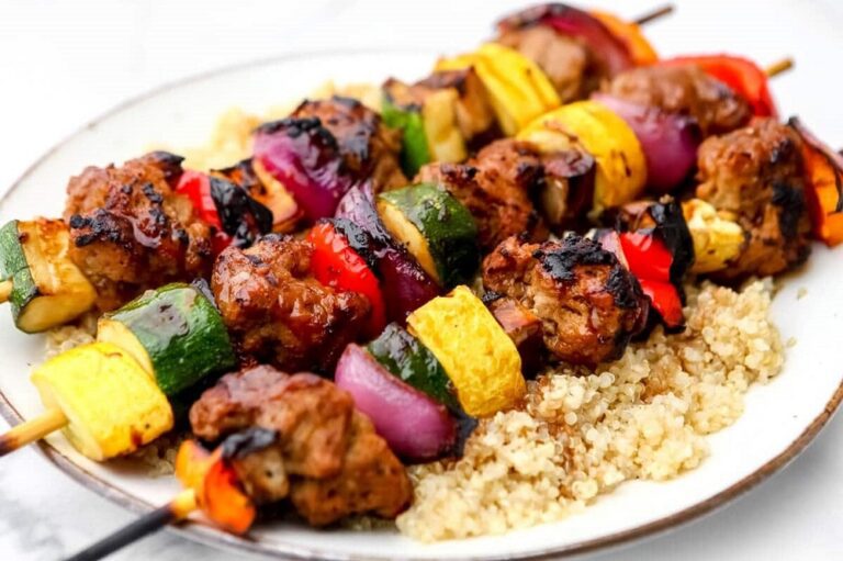 Vegetable and plant-based meat/vegan meat skewers