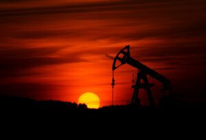 Global oil market faces imminent glut: IEA forecast